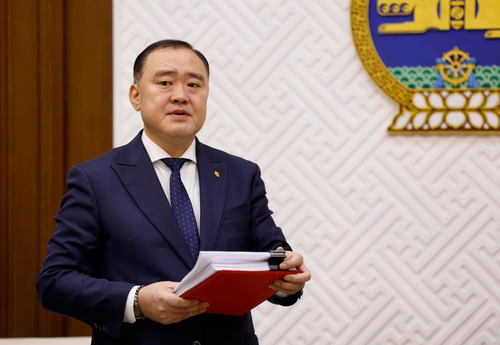 Лу.Гантөмөр: Засаг унавал намын даргын суудлаа өгнө